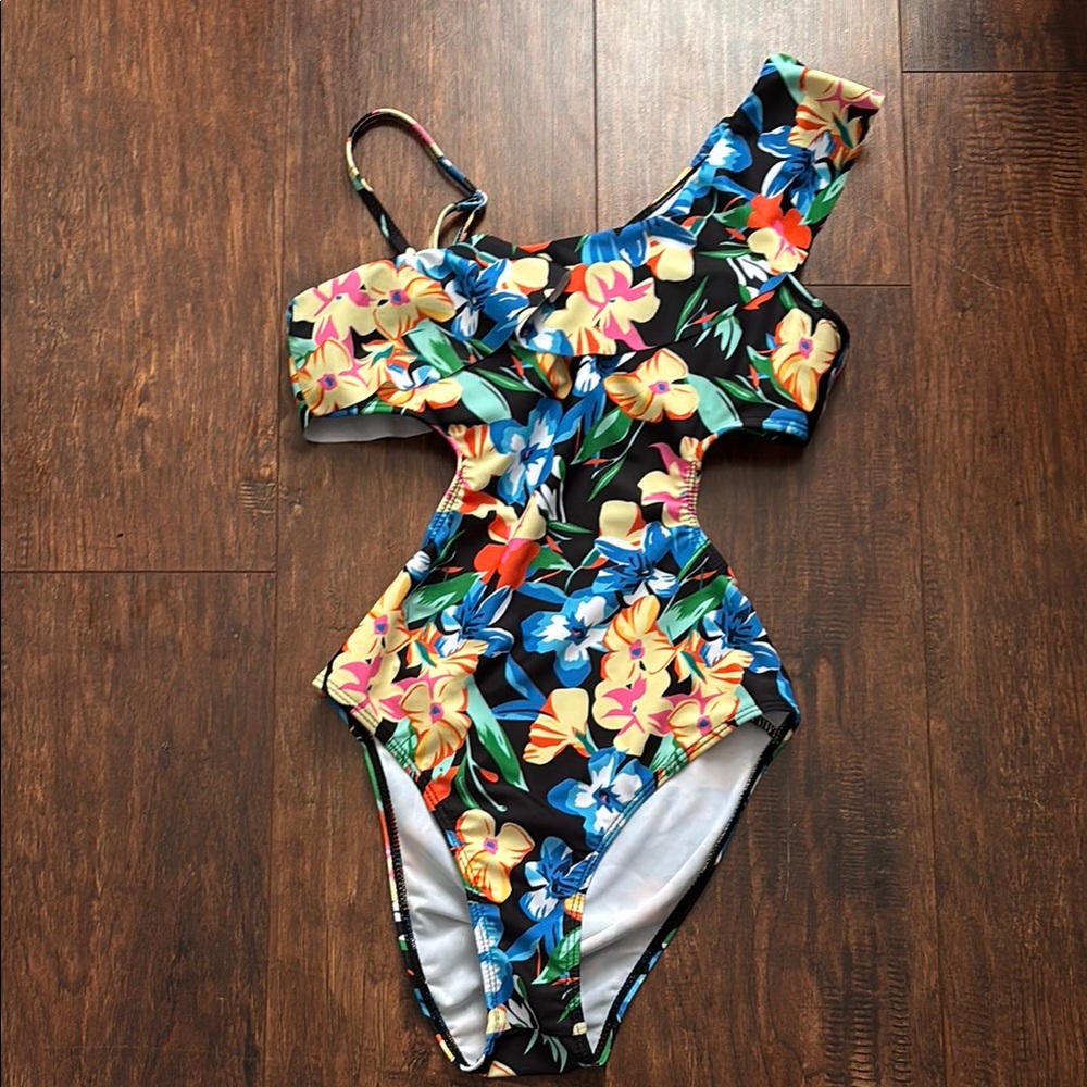 SHEIN Black and Blue One Piece Swimwear with Modern Design